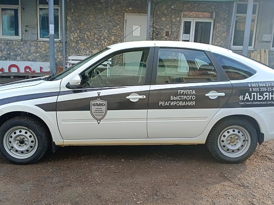 Брендирование автомобиля светоотражающей пленкой