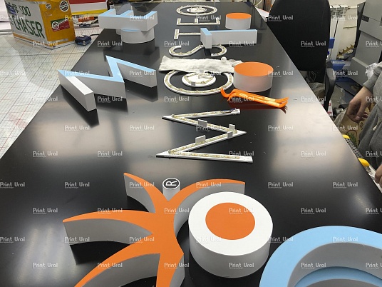 Изготовление световой вывески Mosteo 