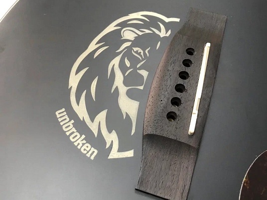 Гравировка на гитаре