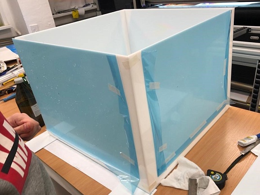 Короб из оргстекла