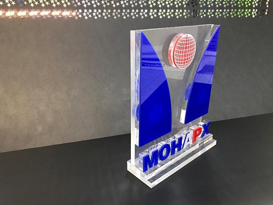 Статуэтка с логотипом