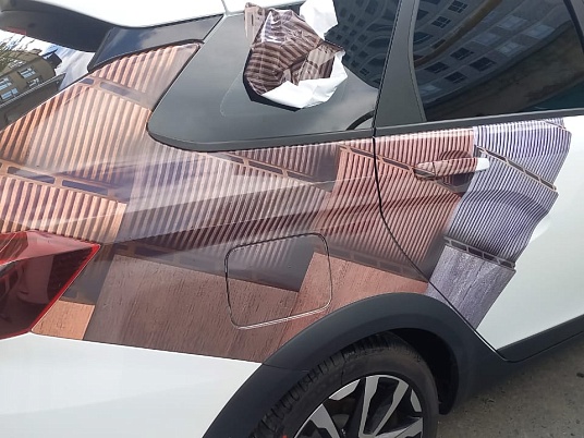 Изготовление наклеек на автомобиль